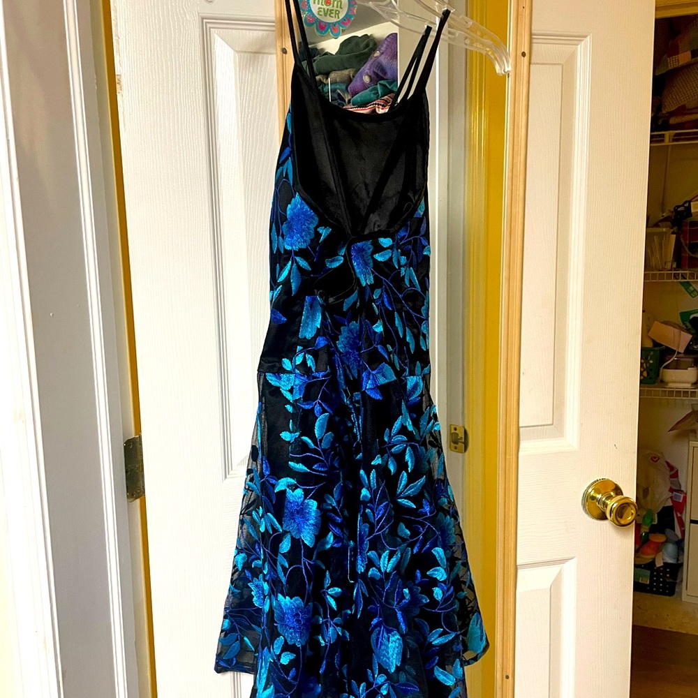 Beautiful floral print dress!